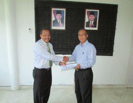 Penyerahan Bantuan Dana Bank Aceh